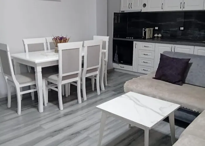 Shoraj Rent House Apartmán *